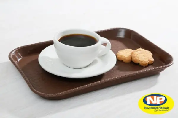 Bandeja Tintos Rattan / Novedades Plásticas Saldi
